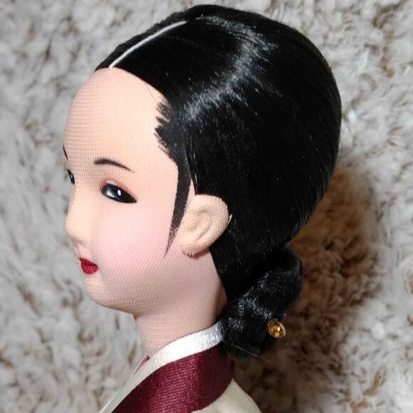 Korean doll w stand. - Picture 3 of 8